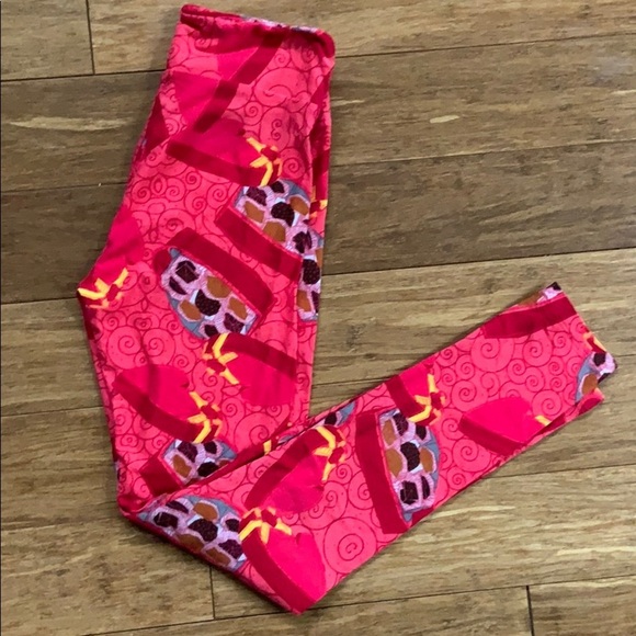 LuLaRoe Pants - LULAROE Valentine Heart Print Leggings Sz OS